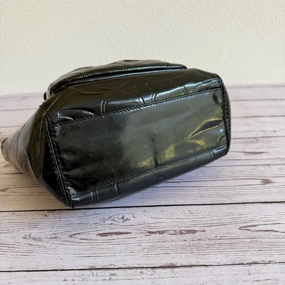 Coach Vintage Black Patent Leather Habdbag - Picture 5 of 16